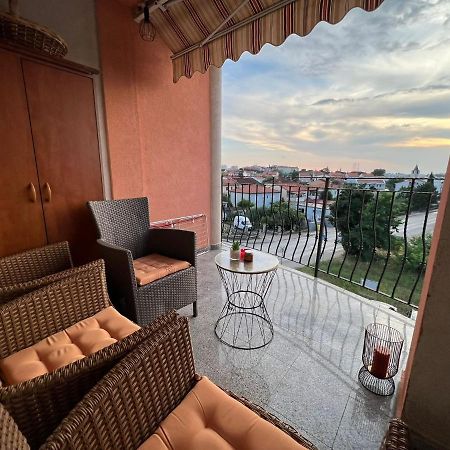 Lungo Mare Apartment With Terrace Πούλα Εξωτερικό φωτογραφία