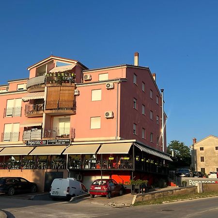 Lungo Mare Apartment With Terrace Πούλα Εξωτερικό φωτογραφία