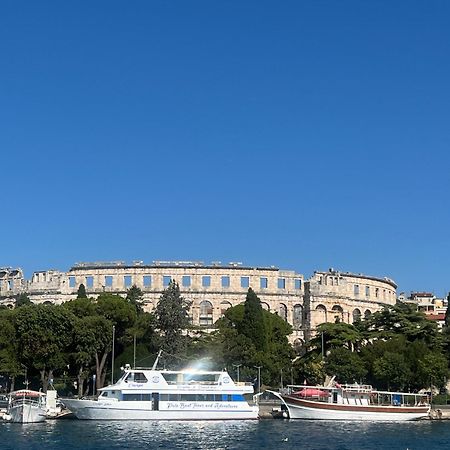 Lungo Mare Apartment With Terrace Πούλα Εξωτερικό φωτογραφία