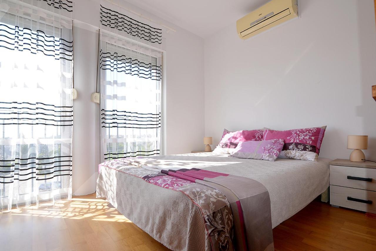 Lungo Mare Apartment With Terrace Πούλα Εξωτερικό φωτογραφία