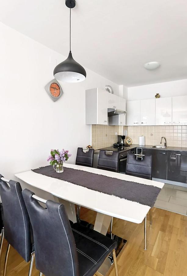 Lungo Mare Apartment With Terrace Πούλα Εξωτερικό φωτογραφία