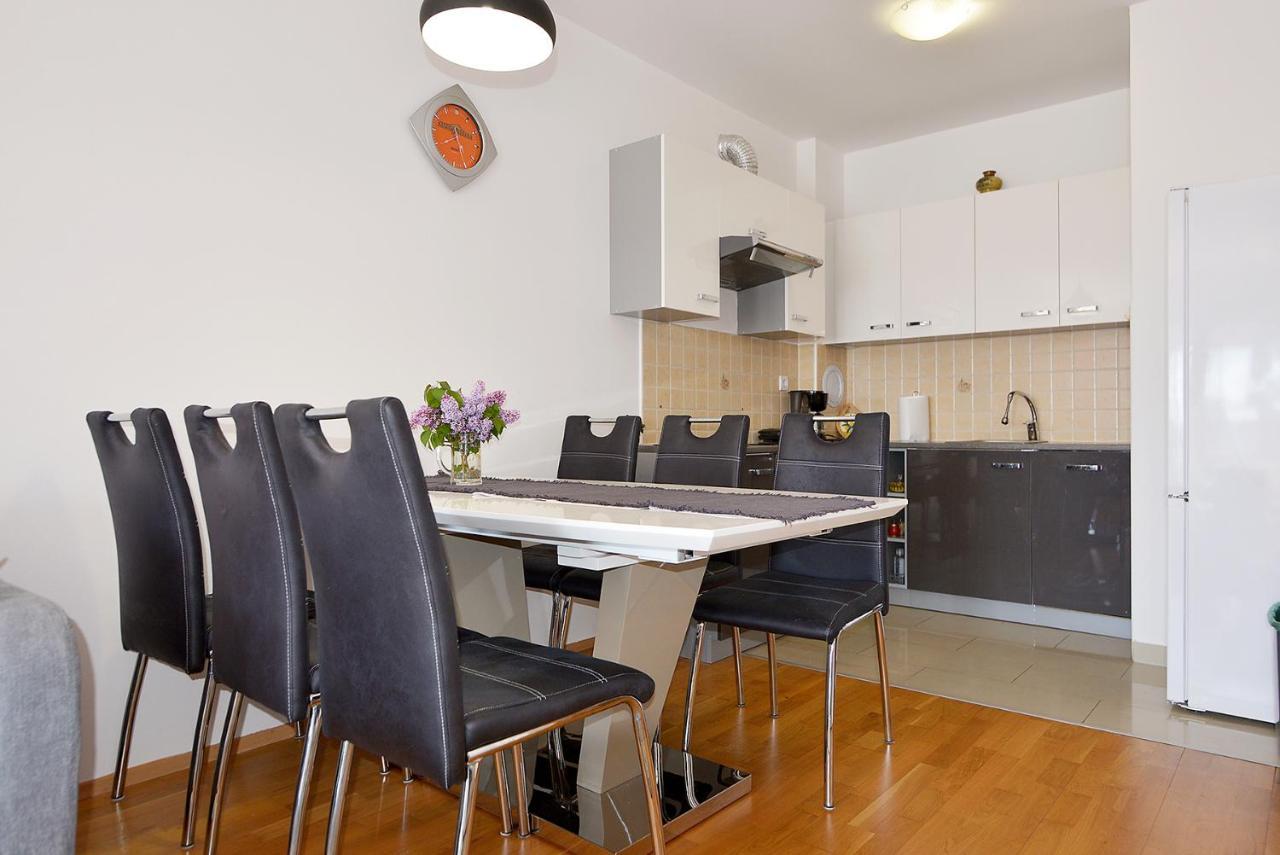 Lungo Mare Apartment With Terrace Πούλα Εξωτερικό φωτογραφία