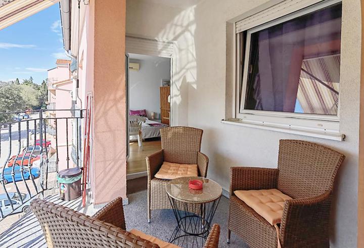 Lungo Mare Apartment With Terrace Πούλα Εξωτερικό φωτογραφία