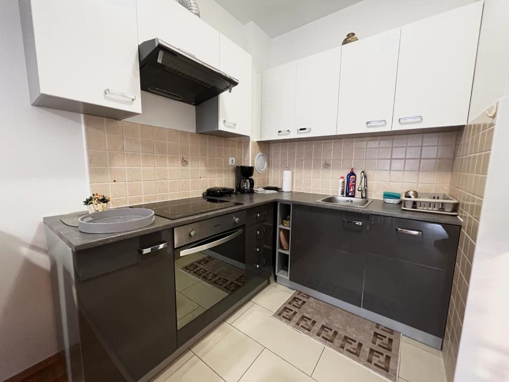 Lungo Mare Apartment With Terrace Πούλα Εξωτερικό φωτογραφία
