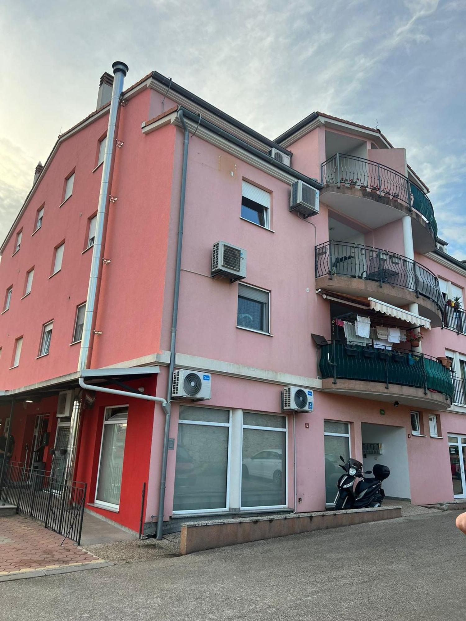 Lungo Mare Apartment With Terrace Πούλα Εξωτερικό φωτογραφία